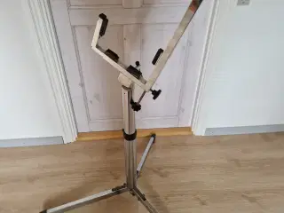 Et harmonikastativ for at undgå de tunge løft