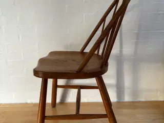 Retro træstol med sadel sæde