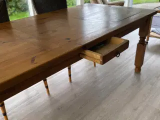 Spisebord