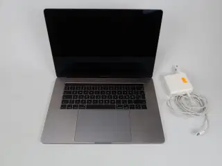 Apple MacBook Pro 15,4" i7 CPU