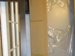 NYE DØRE GRÅ M8x21, 400,-      