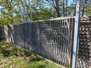 DOBBELT HEGNSLÅ