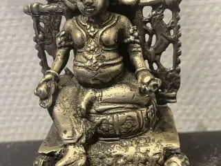 Buddha Bali i tronstol h. 18 cm 450,- kr