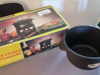 Fonduesæt i sort støbejern
