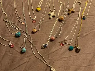 Smukke nye halskæder