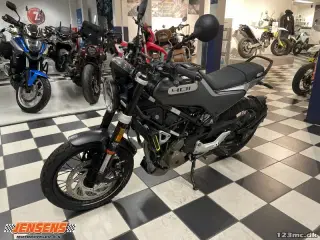 Husqvarna Svartpilen 401
