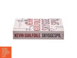 Skyggespil : kriminalroman af Kevin Guilfoile (Bog)