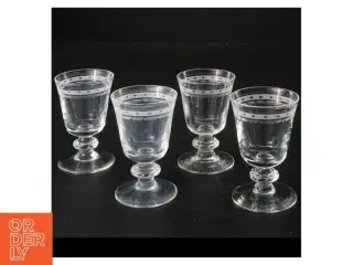 Snapseglas (str. 8 cm og 5 cm i diameter)