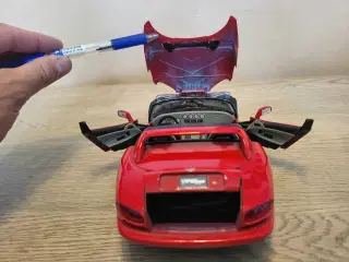 Modelbil: VIPER RT/10 DODGE 1992.  Skala 1/18.