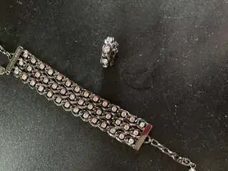 Dyrberg/Kern armbånd og tilsvarende ring.