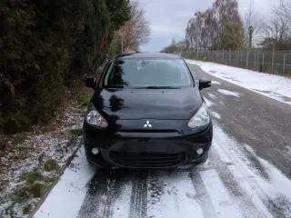 Mitsubishi Space Star 1,2 Black & White