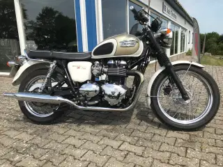 Triumph Bonneville 900  classic-bike.dk