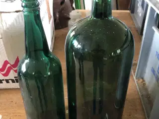 Gammel flasker samt glas