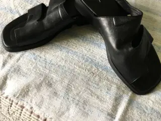 B&CO sandal str. 38