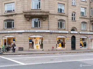 Sjældent udbudt butikslejemål ved Valby Station til leje
