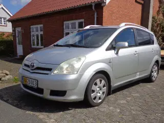 Toyota Corolla verso Sportsvan