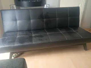 Fin Sovesofa, som ikke er blevet brugt ret meget.