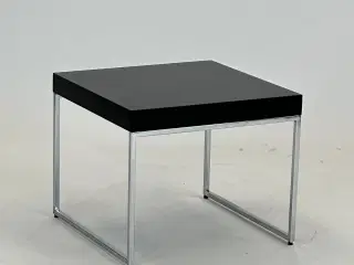Minimalistisk kvadratisk bord