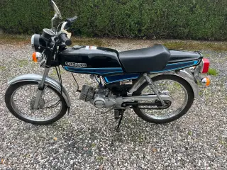 Suzuki dm 50