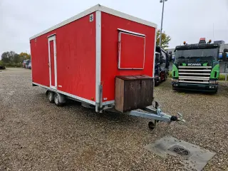 Aaby 1400 kg  skurvogn med Toilet/bad/spiserum