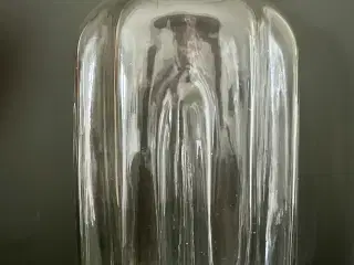 Flaske, flersidet mundblæst.