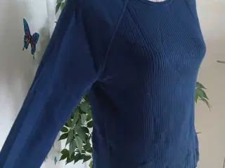 Sweater. Tommy Hilfiger. Small/36
