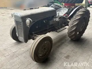 Veterantraktor Ferguson 35