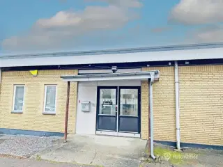 Velindrettede lokaler til træning. dans. yoga el. lign. - i alt ca. 660 kvm