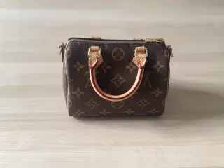 Louis Vuitton Speedy nano