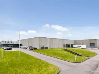Moderne logistikejendom til leje i Horsens – tæt på E45