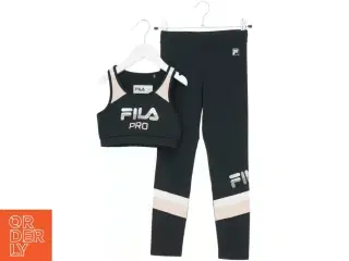 Træningssæt fra FILA (str. 122)