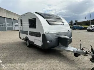 2022 - Adria Action 391 LH   Flot velholdt rejsevogn med mover og Soltelt.