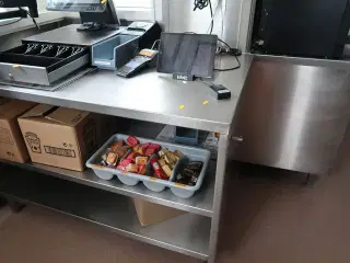 Rustfri stålbord uden kasseapparat m.m.