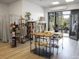 Butik til tøj / sko / livsstil / accessories / aktiv fritid