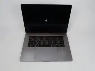 Apple Macbook Pro 15,4"