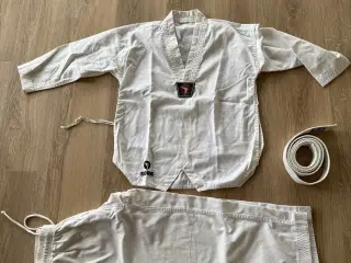 Taekwondo dragt str 130