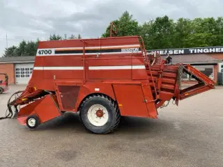 Hesston 4700 (Sælges i dele/For Parts)