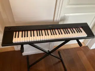 Yamaha NP-12 keyboard sælges