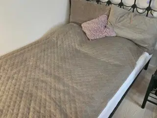 🖤 Flot metalseng + 2 matchende borde 🛏️