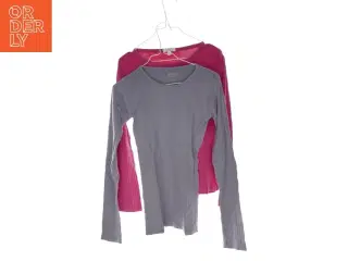 Bluse (2 stk.) fra Ukendt (str. 140 cm) fra Ukendt (str. 140 cm)
