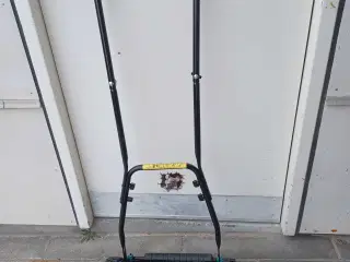Plæneklipper med rugbrødsmotor