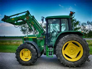 Køber traktor 4wd. 