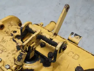 Ford 655 Bagtøj med Kronespidshjul