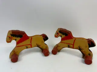 2 stk. vintage heste på hjul i træ