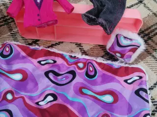 Komplet Barbie sæt 5 kr ialt 