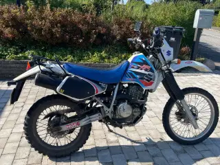 Suzuki DR 350 med elstart