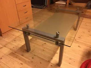 Sofabord med glasplade 