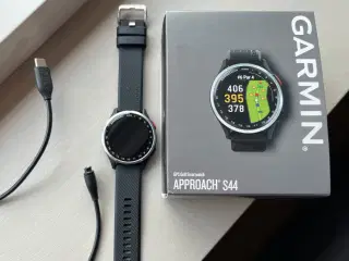 Garmin approach s44 golfur