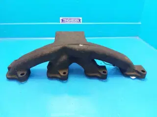 Ford 7700 Kort Manifold D5NN9430B