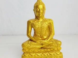 ⭐️- Elegant Buddha Chinnarat Statue